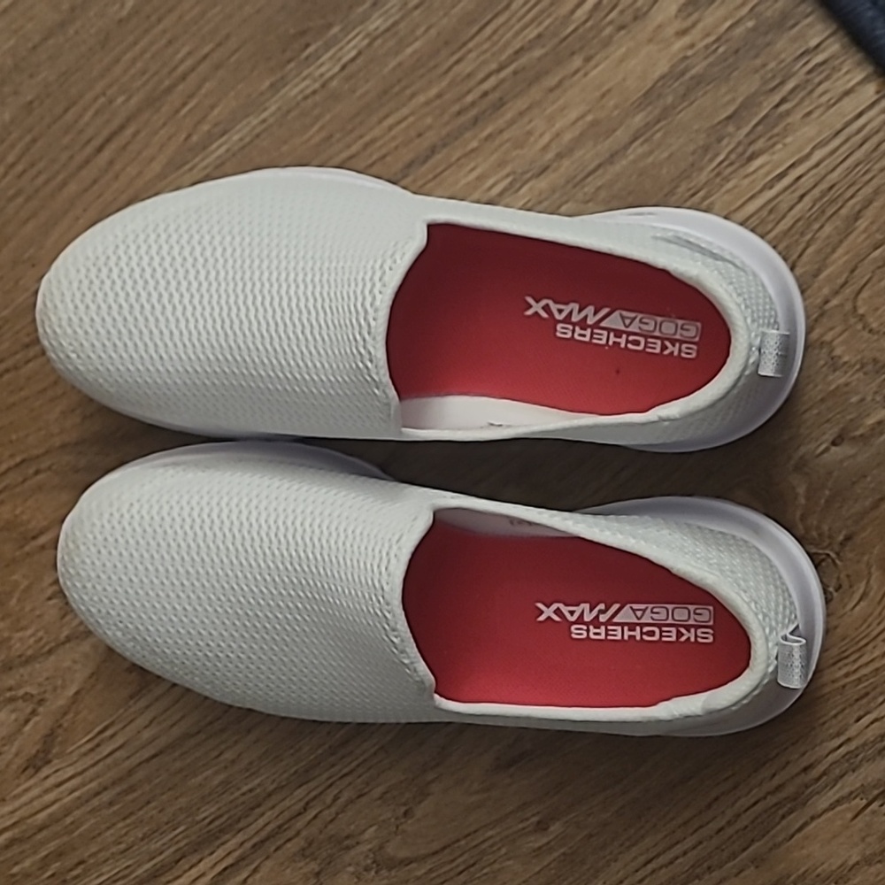 Sneakers - Picture 2 of 3